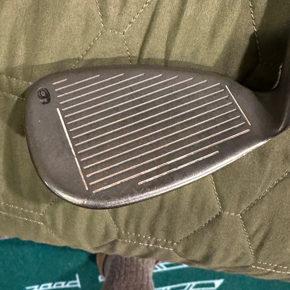 For New Golfer - Big Bertha
Tungsten Titanium 9 Iron RH,
42 nearly wedge loft